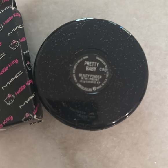 MAC Cosmetics Hello Kitty - Picture 4 of 4